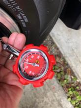 自転車用の空気入れで車のタイヤに空気を入れてみた！