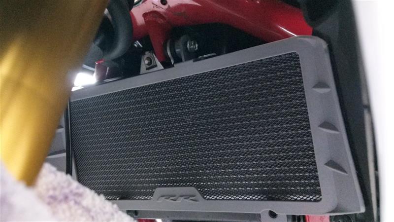 ラジエーターガードを取り付けてみる（ホンダ CBR250RR(MC51