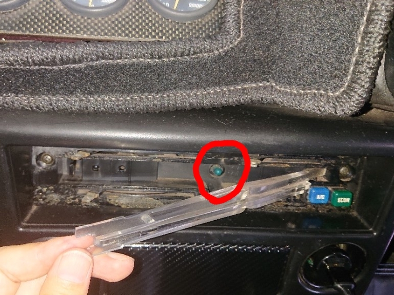 エアコンパネル電球交換（トヨタ スプリンタートレノ・AE85/86