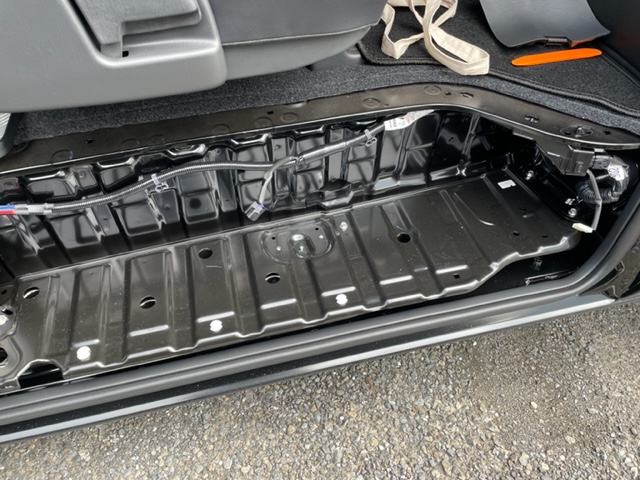 パワースライド ドアスイッチ増設（トヨタ ハイエースバン・H200