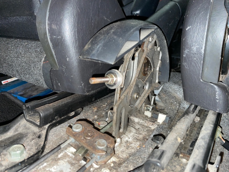 パーキングブレーキワイヤー交換（トヨタ ランドクルーザー80