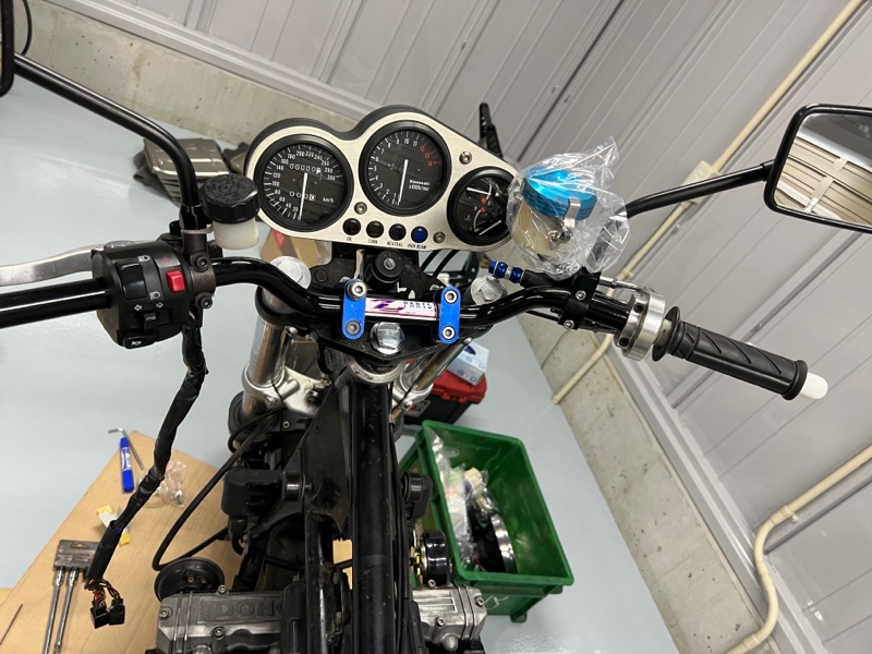 ブルー排除、ハンドル交換（カワサキ Z750GP）by Dちゃん&33