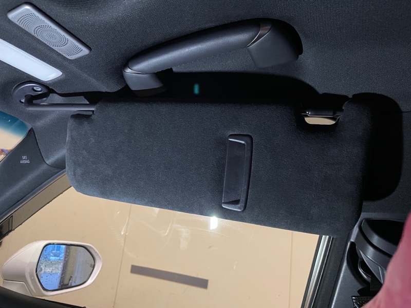 レクサスLS500のサンバイザーを流用しました（トヨタ クラウン