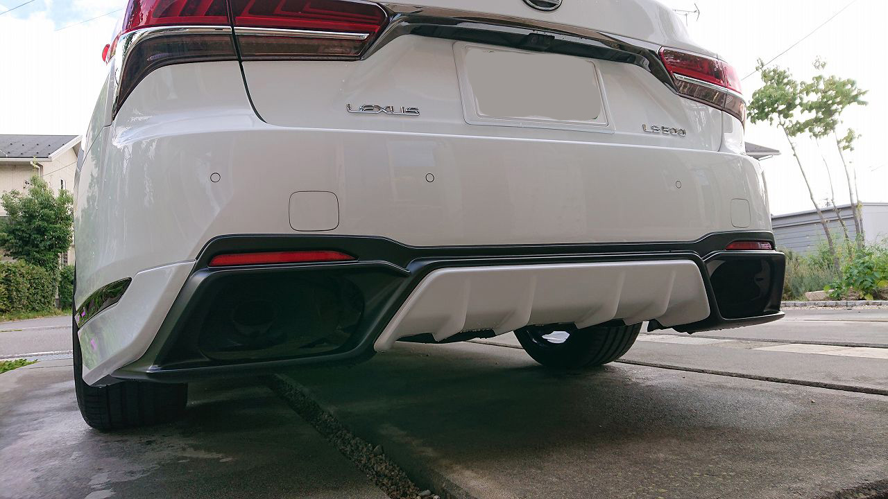 レクサスLS FスポーツTRDマフラーVXFA50（LSのTRDホイール・TRD