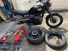 TRIUMPH トライアンフスクランブラー900 純正ヘッドライトベゼル