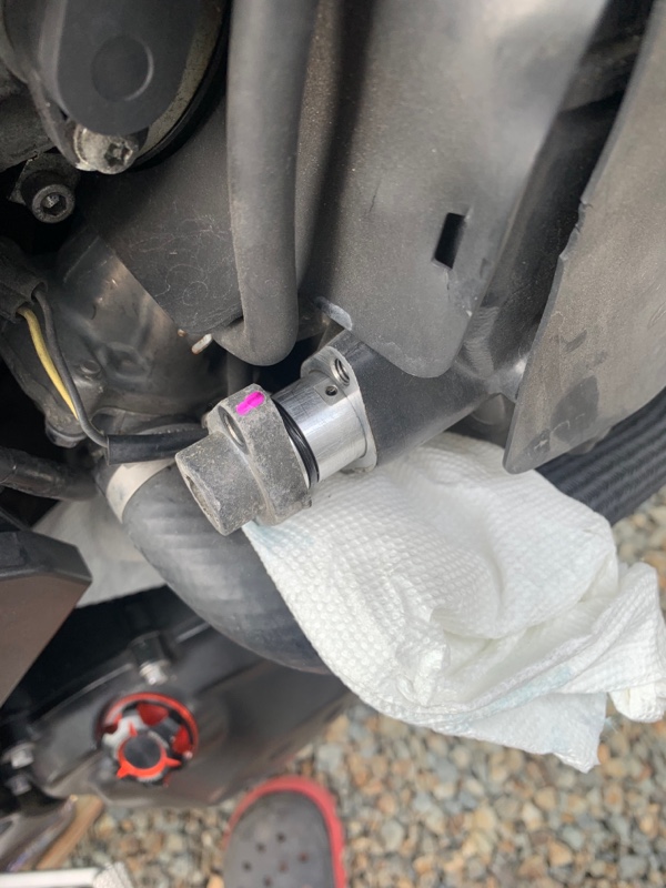 カムチェーンテンショナー交換(備忘録)(カワサキ ZZR1400)by カムチェーンテンショナー交換(備忘録)(カワサキ ZZR1400)by