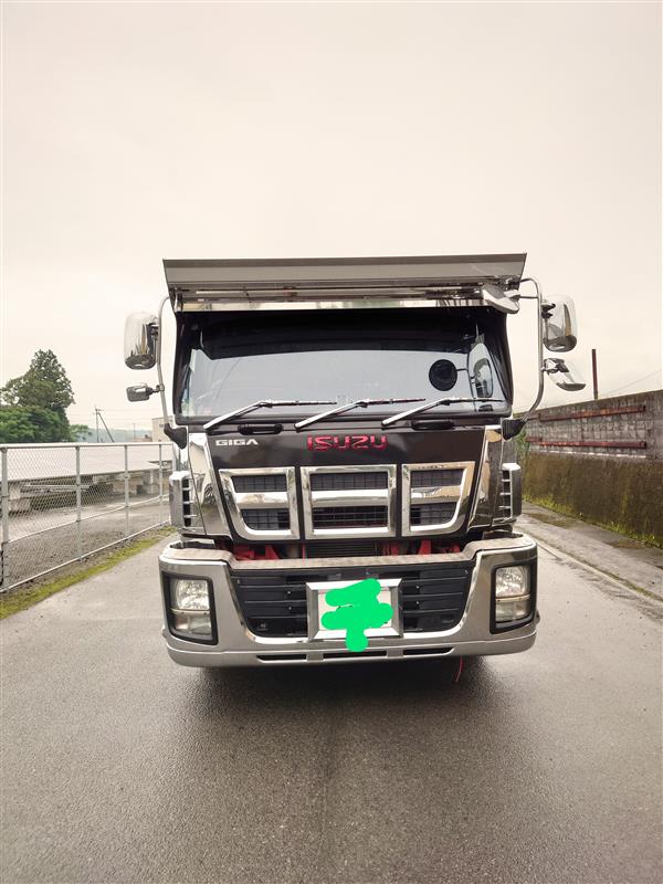 仕事車ギガ フロントバイザー取付＆バンパー前出し昇降機取付
