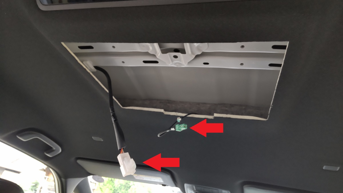 純正14型有機EL後席ディスプレイ取付（トヨタ ノア ハイブリッド