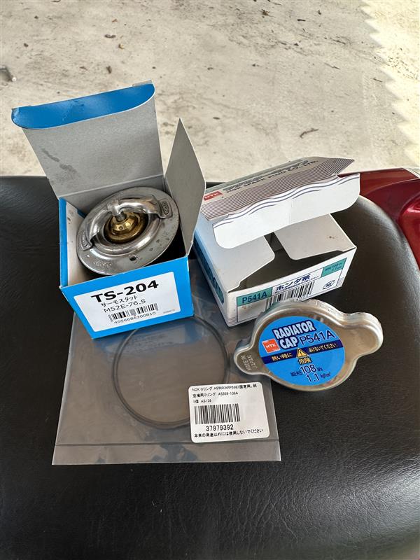 サーモスタット交換 76.5℃ ついでにキャップ（カワサキ ZZR1100