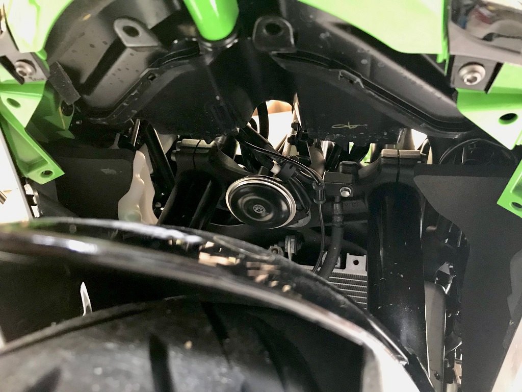 MOTUL 300V オイル交換（カワサキ Ninja ZX-25R SE KRT EDITION