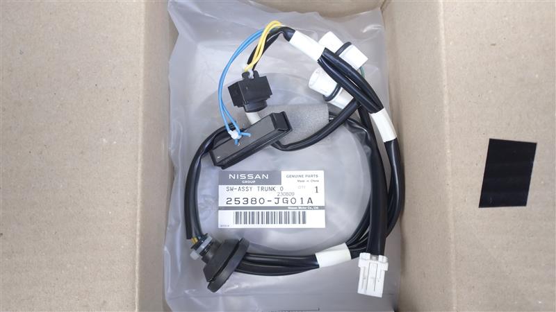 Amazon | エクストレイル用T31カートランクスイッチオープナー