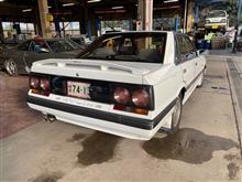 トランクのステッカー貼り(日産 スカイライン・R31)by ポニー トランクのステッカー貼り(日産 スカイライン・R31)by ポニー