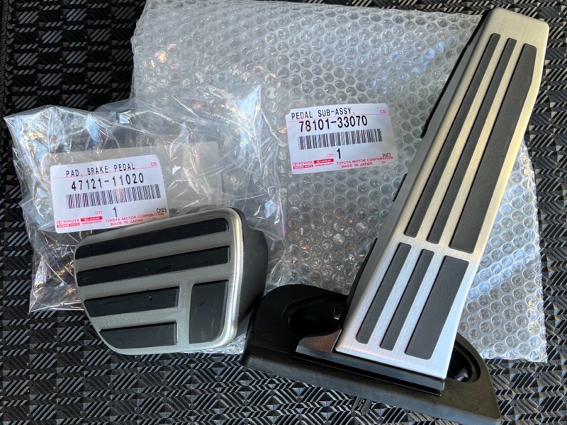 レクサス純正 アクセル&ブレーキペダル流用（トヨタ RAV4