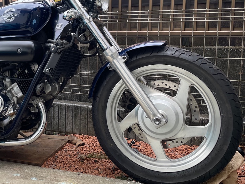 フロントフェンダー加工（ホンダ V-TWIN マグナ）by TTさんと