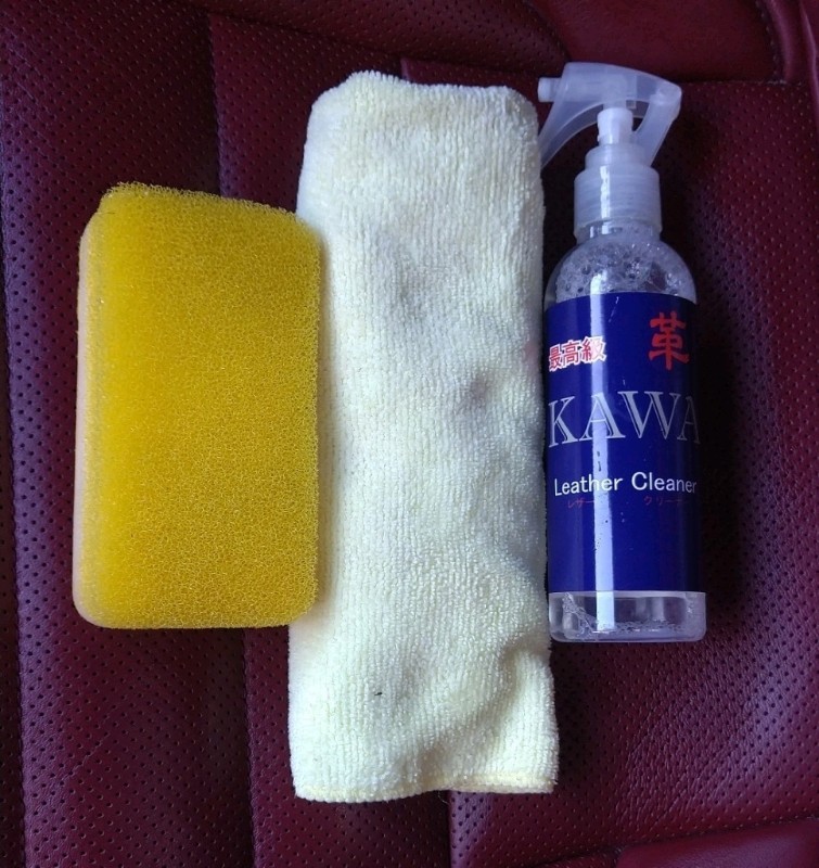 本革シートのメンテナンスをしました。