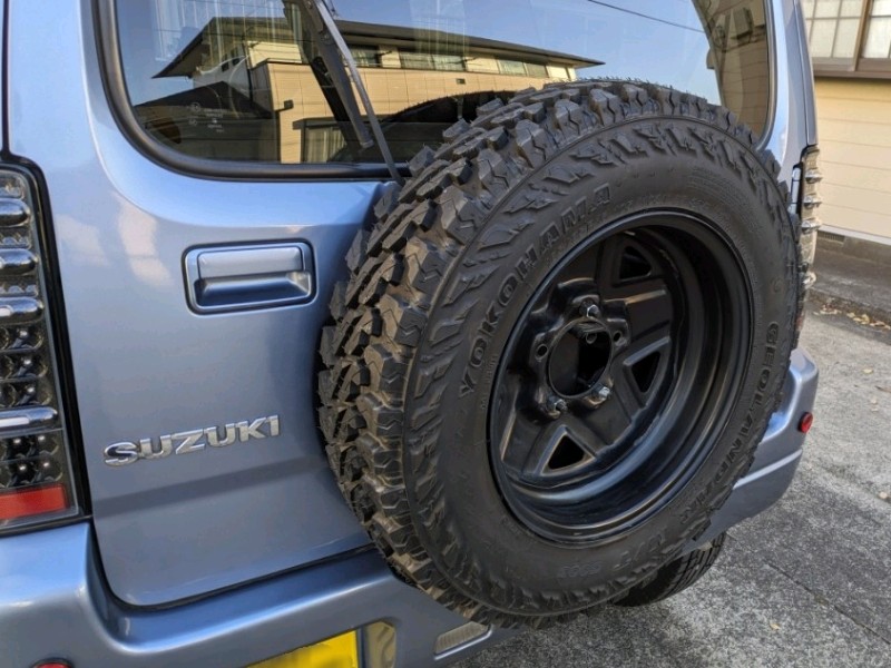 スペアタイヤ（後ろのタイヤ）の取り外し方｜ジムニーJB23 - JIMNY LIFE｜ジムニーライフ