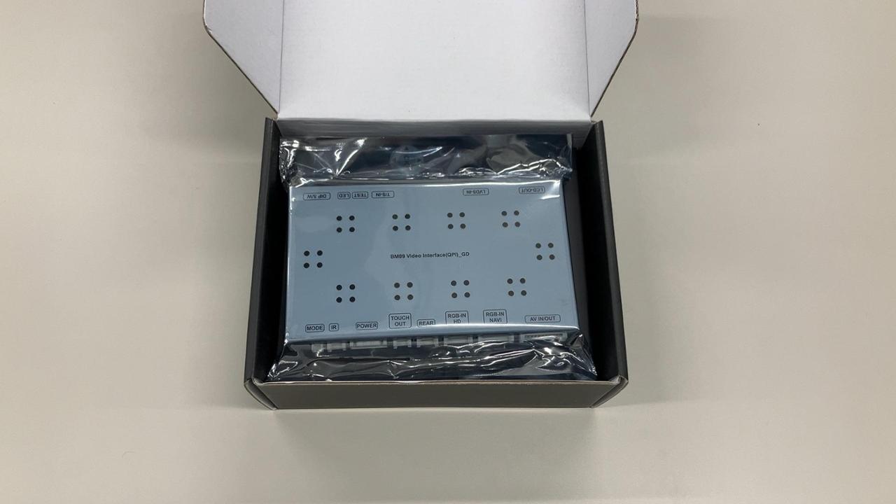 QDIS QPI-BM09 AV interface 取り付け①(BMW 3シリーズ QDIS QPI-BM09 AV interface 取り付け①(BMW 3シリーズ
