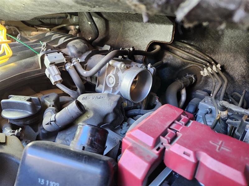 C26 プラグ交換、スロットル清掃等（日産 セレナハイブリッド