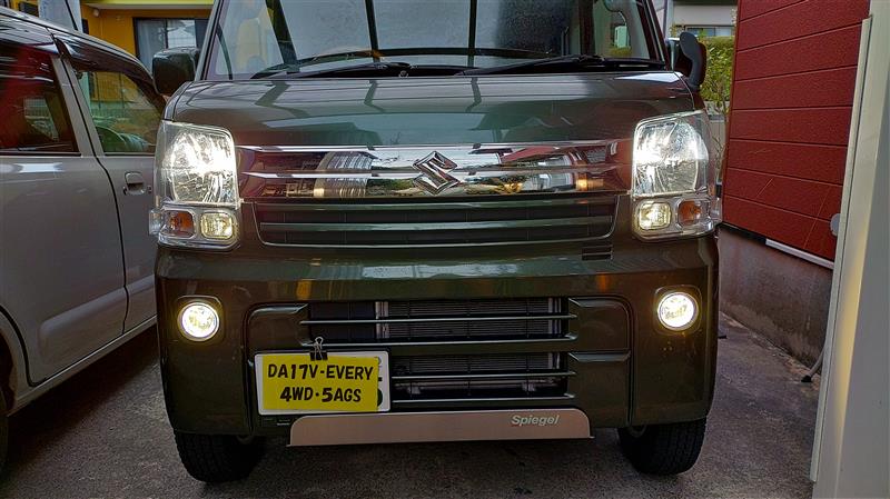 新車外し スズキ エブリィ DA17V 右 RH ヘッドライト エブリー