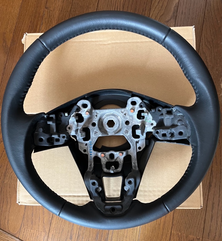 Amazon | MOMO(モモ) ステアリング ルーチェ 35パイ BK L-1 | ステアリング・ハンドル | 車＆バイク