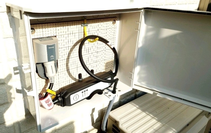 Amazon.co.jp: Tesla 充電ケーブル ホルダー UMCホルダー付き
