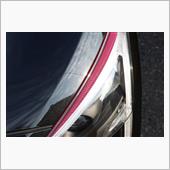 近くで見るとカーボン模様がいい感じです。<br />
もちろん塗装でも可なのですが、ルーフがワインレッドのカーボン柄なので、それに合わせてます。