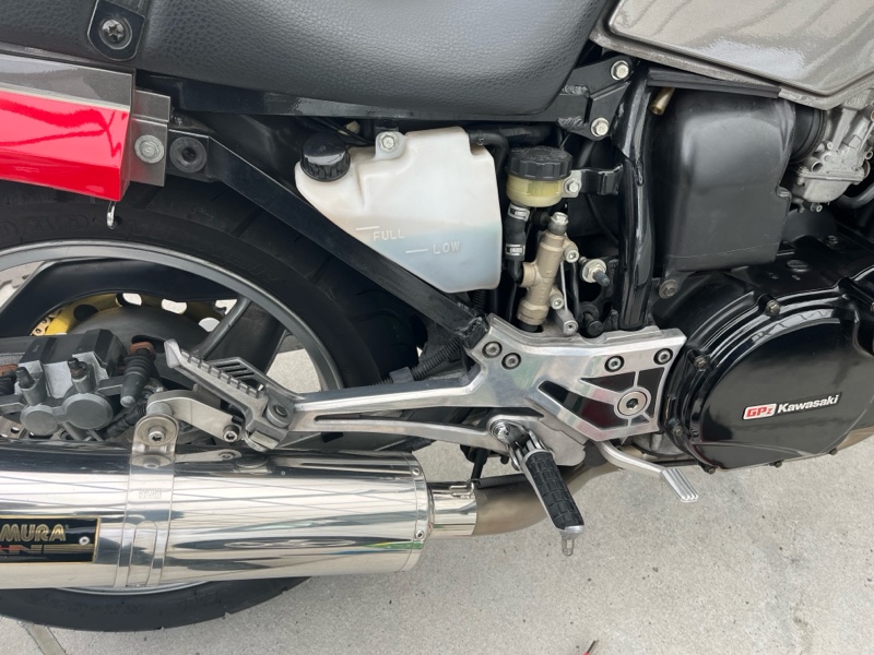 スイングアームピボットナット交換（カワサキ GPZ900R）by