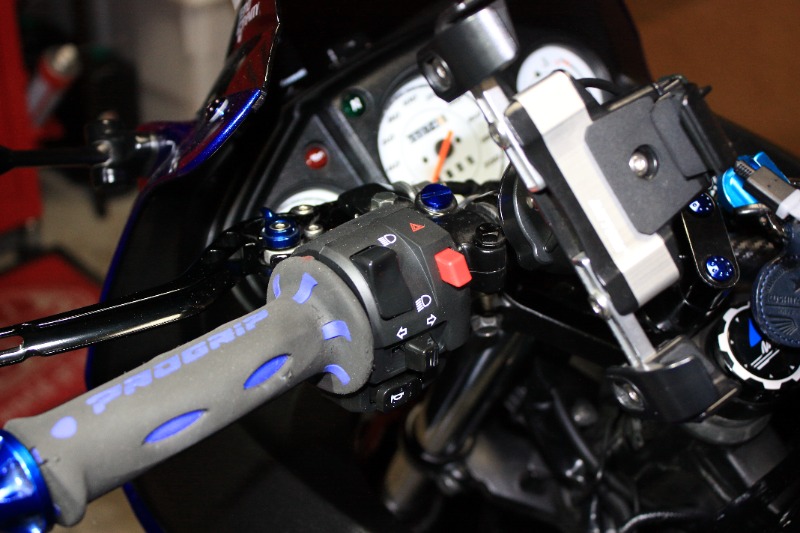 新品。 Ninja250R(2008～2010年式) 左スイッチ(ハザード付
