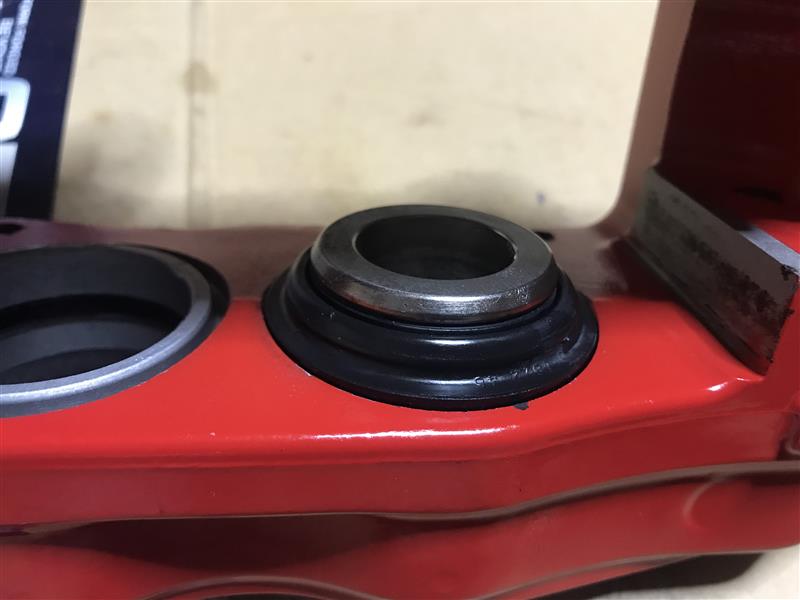 S2000 ブレーキキャリパー塗装 | つぶれそうなのにつぶれない店