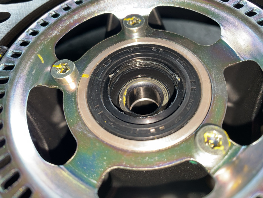 タイヤ交換 DUNLOP TT93GP アクスル系グリスアップ @ グロム