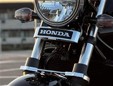 ステムエンブレム取り付け（ホンダ CB400 Super Four Hyper V