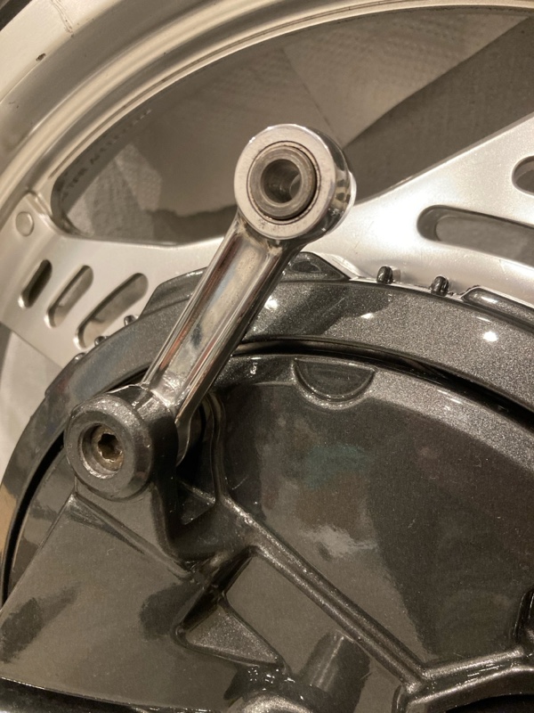 CBX550F純正フロントホイール組み付け（スズキ GS250FW）by