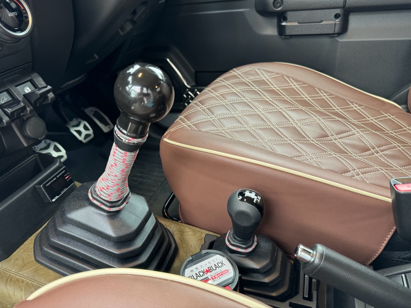 シフトノブ、トランスファーノブ交換（スズキ ジムニー・JB64W