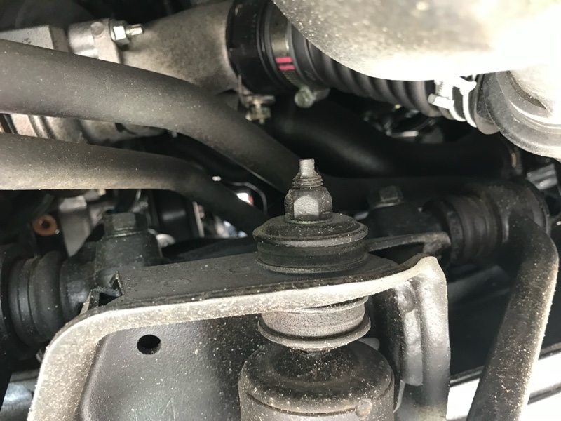 フロントショックアブソーバー交換(トヨタ ハイエースバン フロントショックアブソーバー交換(トヨタ ハイエースバン