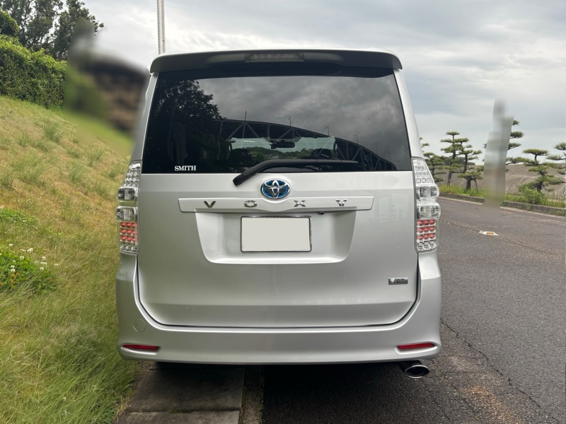 ついに後期用をゲット‼︎ テールランプ交換（トヨタ ヴォクシー