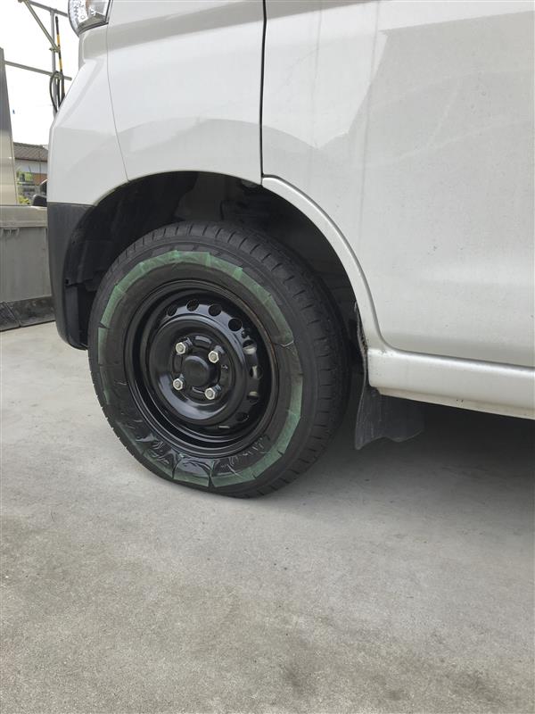 純正の古い鉄ホイールを黒塗装化（ダイハツ ハイゼットカーゴ