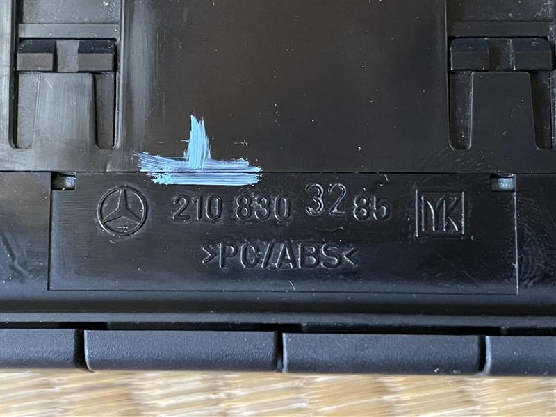210-830-3285 ベンツEクラス W210系エアコンコントローラ｜パーツ