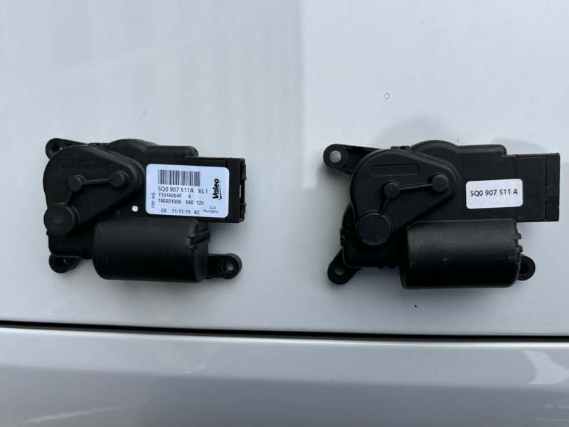 エアコンフラップモーター交換(アウディ A3スポーツバック・8V エアコンフラップモーター交換(アウディ A3スポーツバック・8V