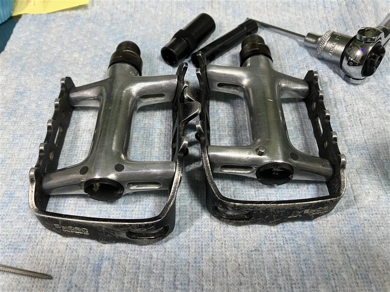 SALEで更にお買得 ペダルオーバーホール シマノ XT PD-M735(貫通)（その他 パーツ