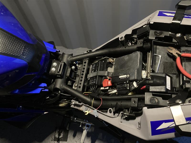 カエディア スマートライドディスプレイ KDR-D11（ヤマハ YZF-R3