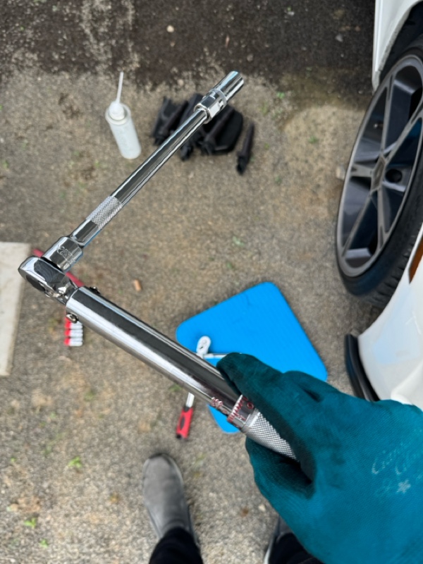レンチはエクステンション15cm、25cmあると５番目、６番目はそこそこすんなりいけます。