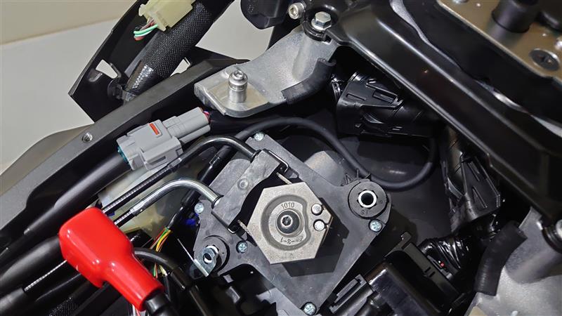 ETCアンテナ取り付け場所 その1(カワサキ ZX-10R)by catwalk ETCアンテナ取り付け場所 その1(カワサキ ZX-10R)by catwalk