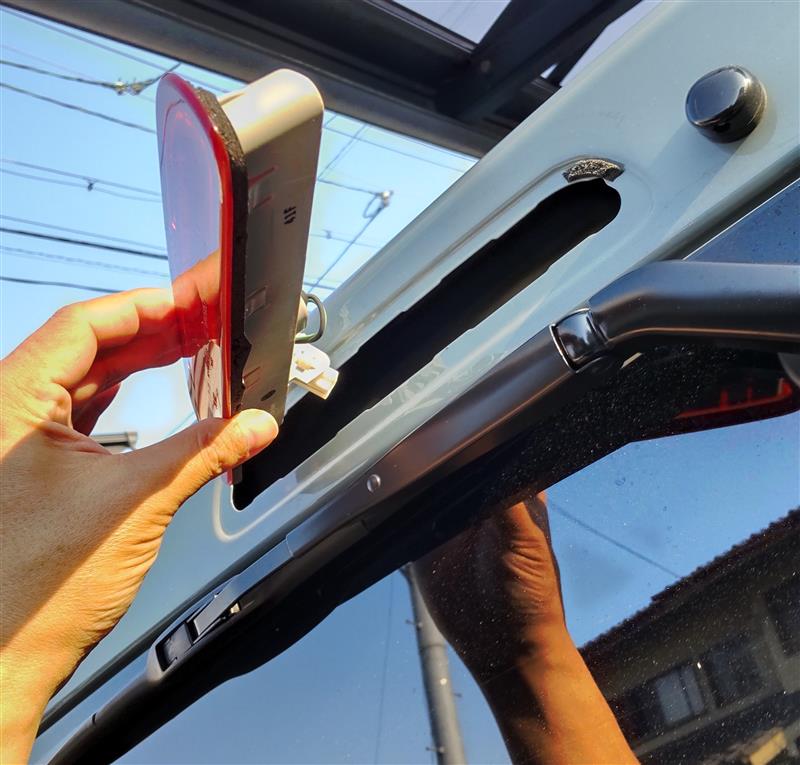 ハイエース8型ハイマウントストップランプ取外し編（トヨタ