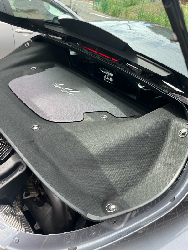 クイックリリース エンジンカバーDリング装着（アルピーヌ A110
