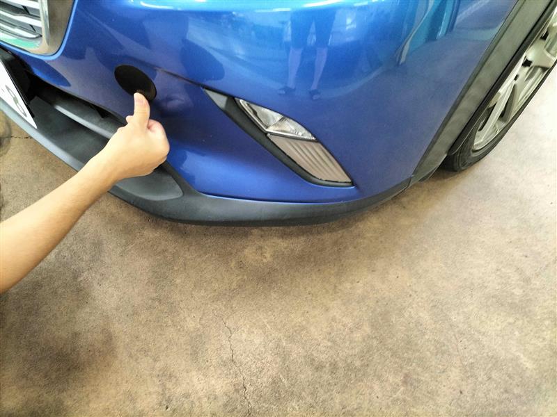 Amazon.co.jp: XEBRAD 車のフロントバンパー左右サイド牽引