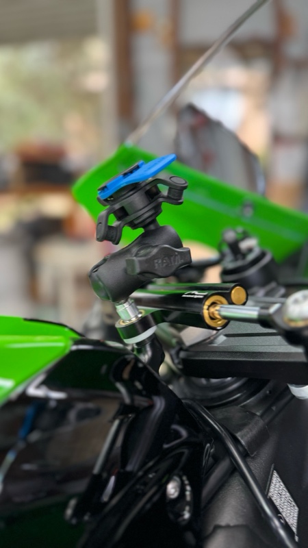 携帯電話ホルダー取付け（カワサキ ZX-10R）by しみちょろ