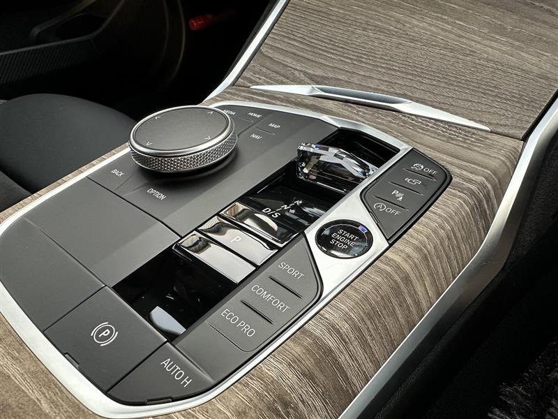 クリスタル仕様のシフトレバーへの交換作業②（BMW 3シリーズ