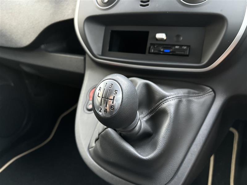 【激安通販 オンラインショップ】日用品 ルーテシア3RS用純正シフトノブ（ルノー カングー・KW）by パーツ