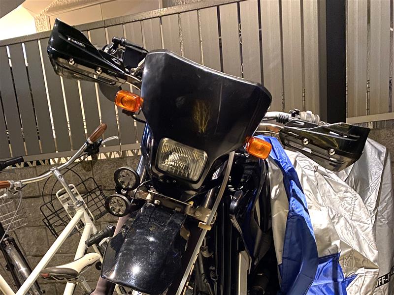 シャイニングシルバー ハニカムライトステーカバー（純正ウインカー対応）Z900RS | ARCHI,Z900RS,ライト・ウインカー,ウインカー ,ASSY/ステー PMC公式オンラインショップ