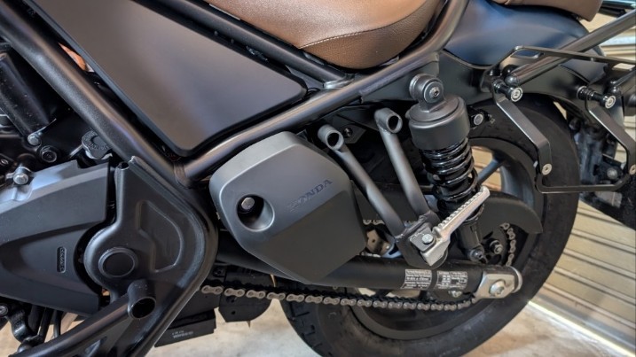 純正アクセサリーボックス取付(ホンダ レブル250)by 静にゃん 純正アクセサリーボックス取付(ホンダ レブル250)by 静にゃん